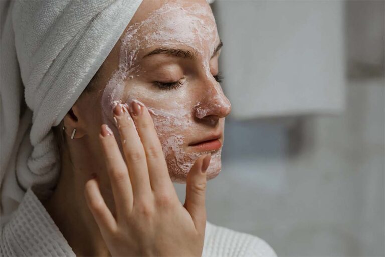 Read more about the article 6 Skincare Habits Dermatologists Want You to Avoid