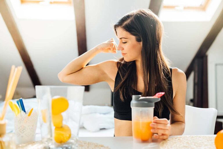 Read more about the article Stay Strong, Stay Sharp: Choosing the Perfect Multivitamin for Seniors